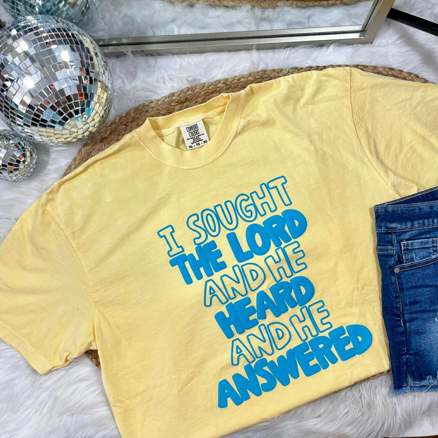 Sought The Lord He Answered Puff Vinyl Graphic Top